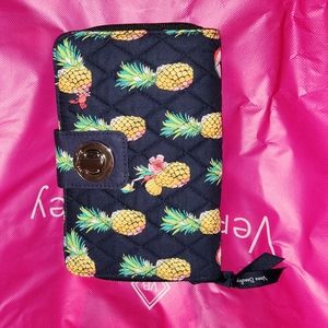 Vera Bradley RFID turn lock wallet in Pineapple Toucan Party. NWOT